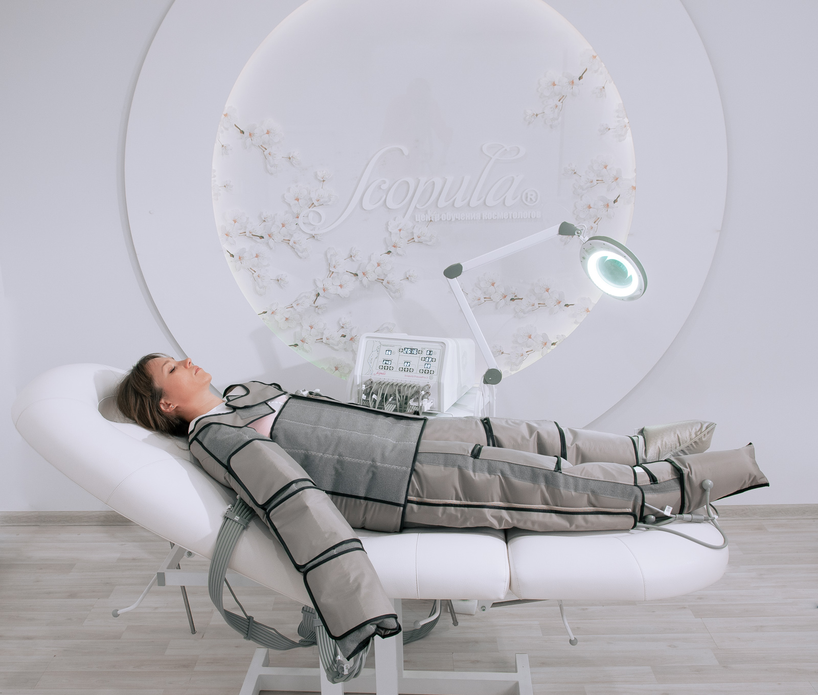 Аппарат физиотерапевтический для прессотерапии, ик-прогрева, миостимуляции Scopula PressoPro 3 Аппарат физиотерапевтический для прессотерапии, ик-прогрева, миостимуляции Scopula PressoPro 3